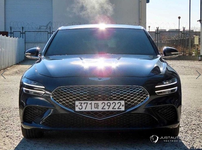 Автомобиль Genesis G70