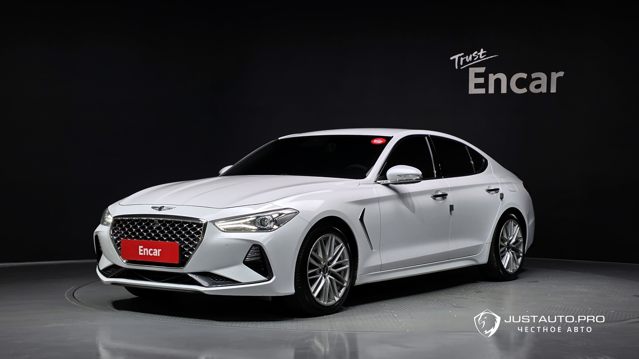 Автомобиль Genesis G70