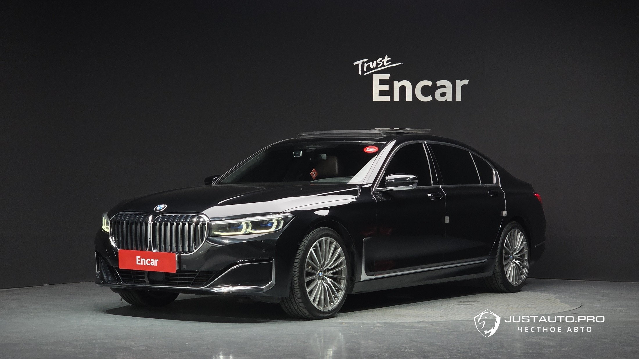 Автомобиль BMW 7-Series
