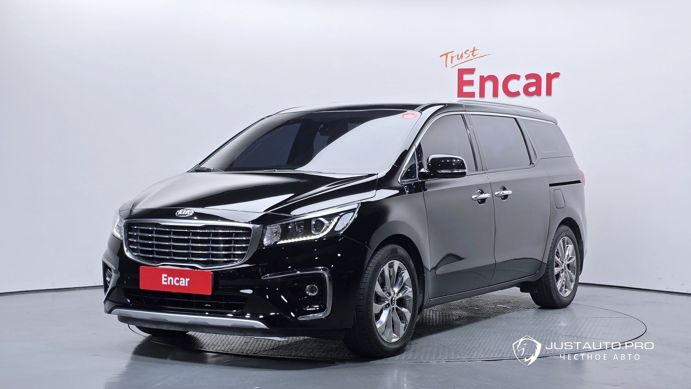 Автомобиль Kia Canival