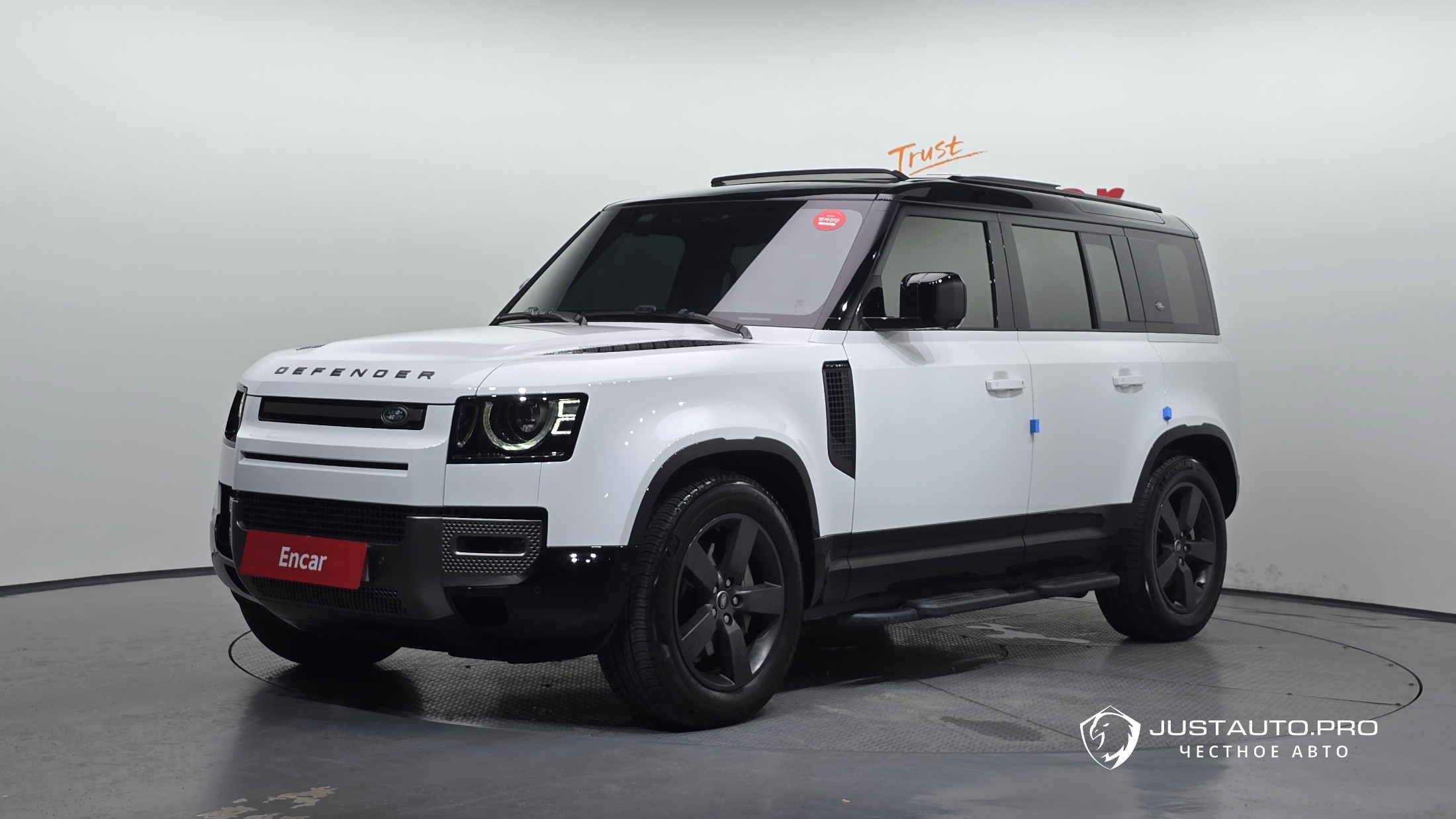 Автомобиль Land Rover Defender