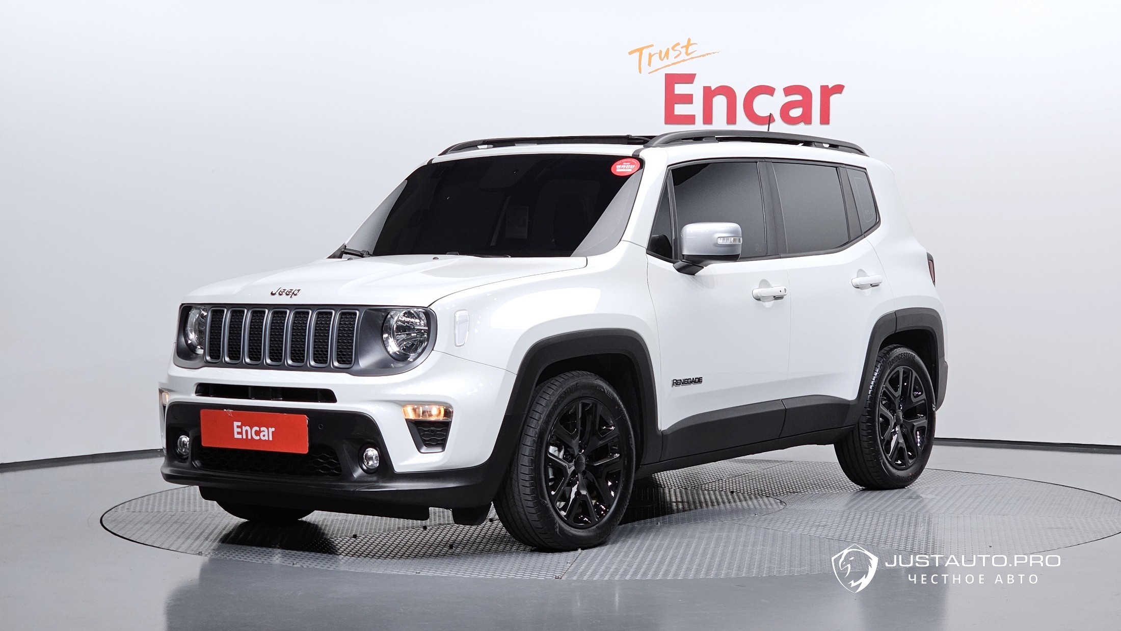 Автомобиль Jeep Renegade