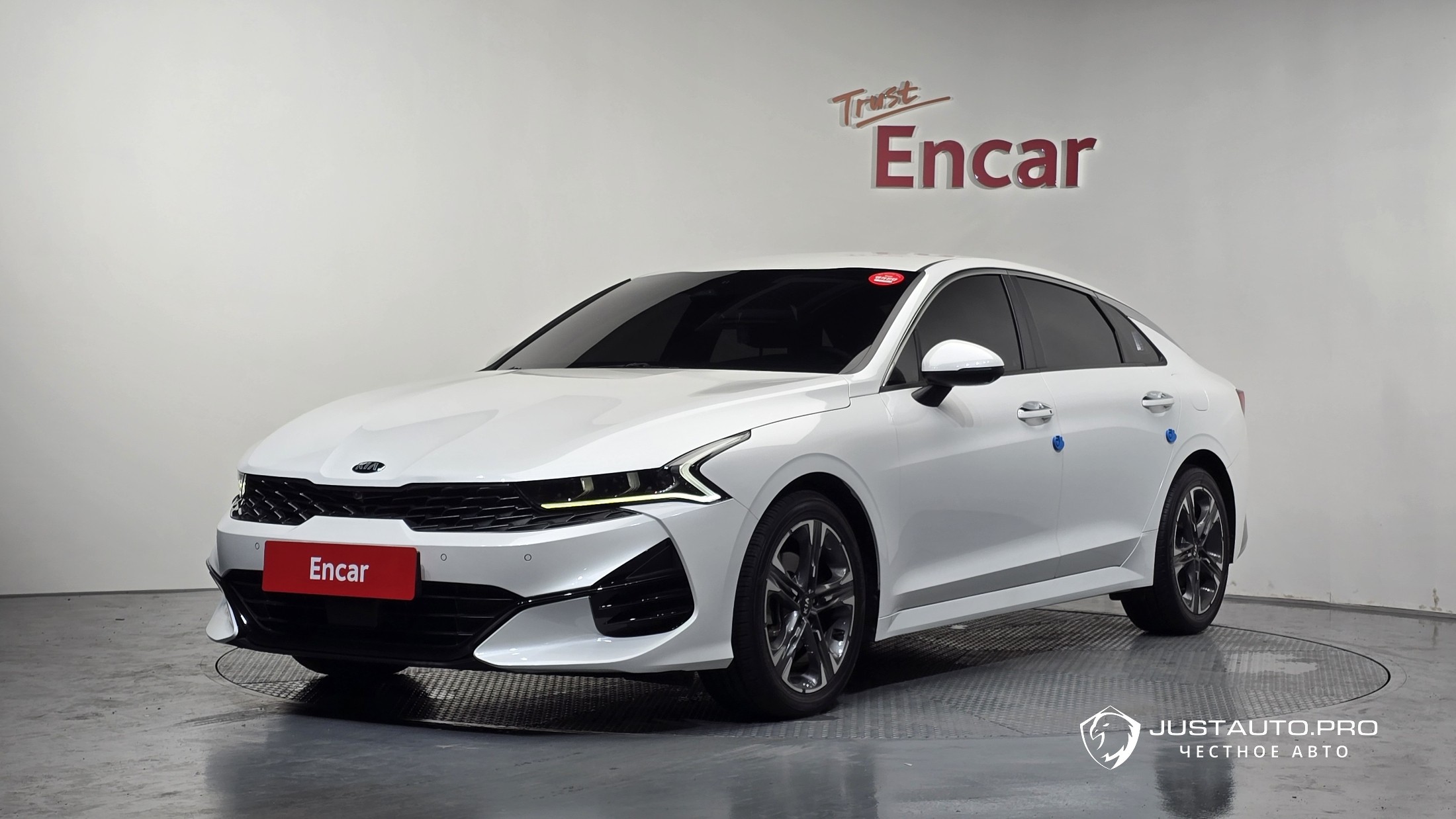 Автомобиль Kia K5