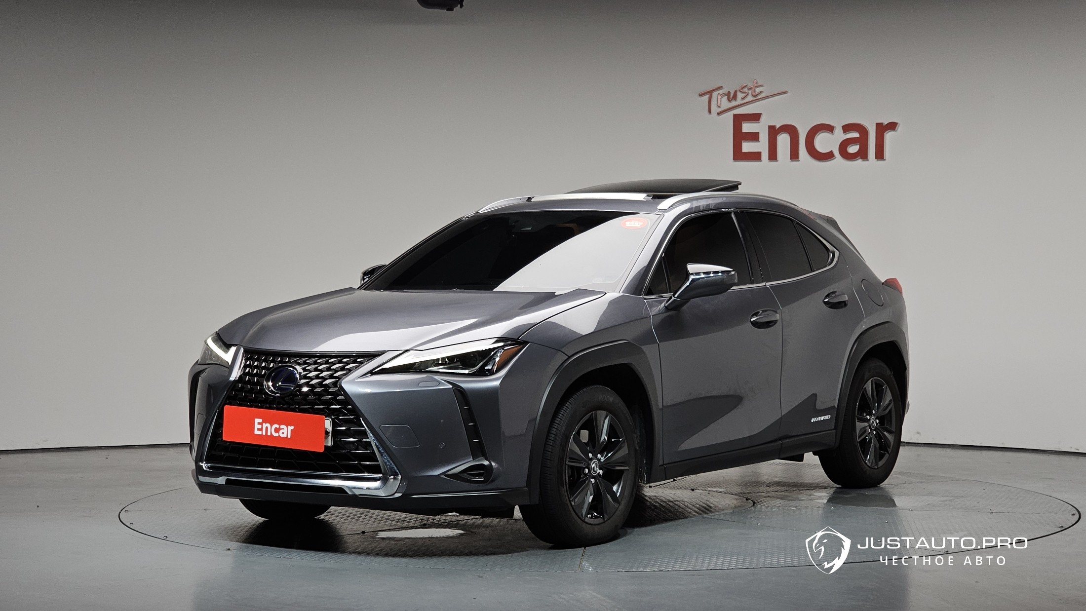 Автомобиль Lexus UX