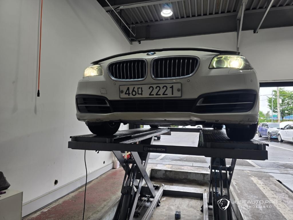 Автомобиль BMW 5-Series