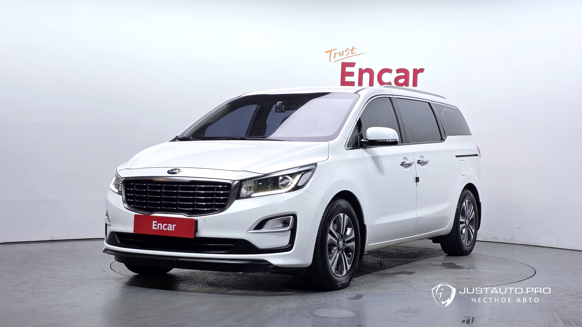 Автомобиль Kia Canival