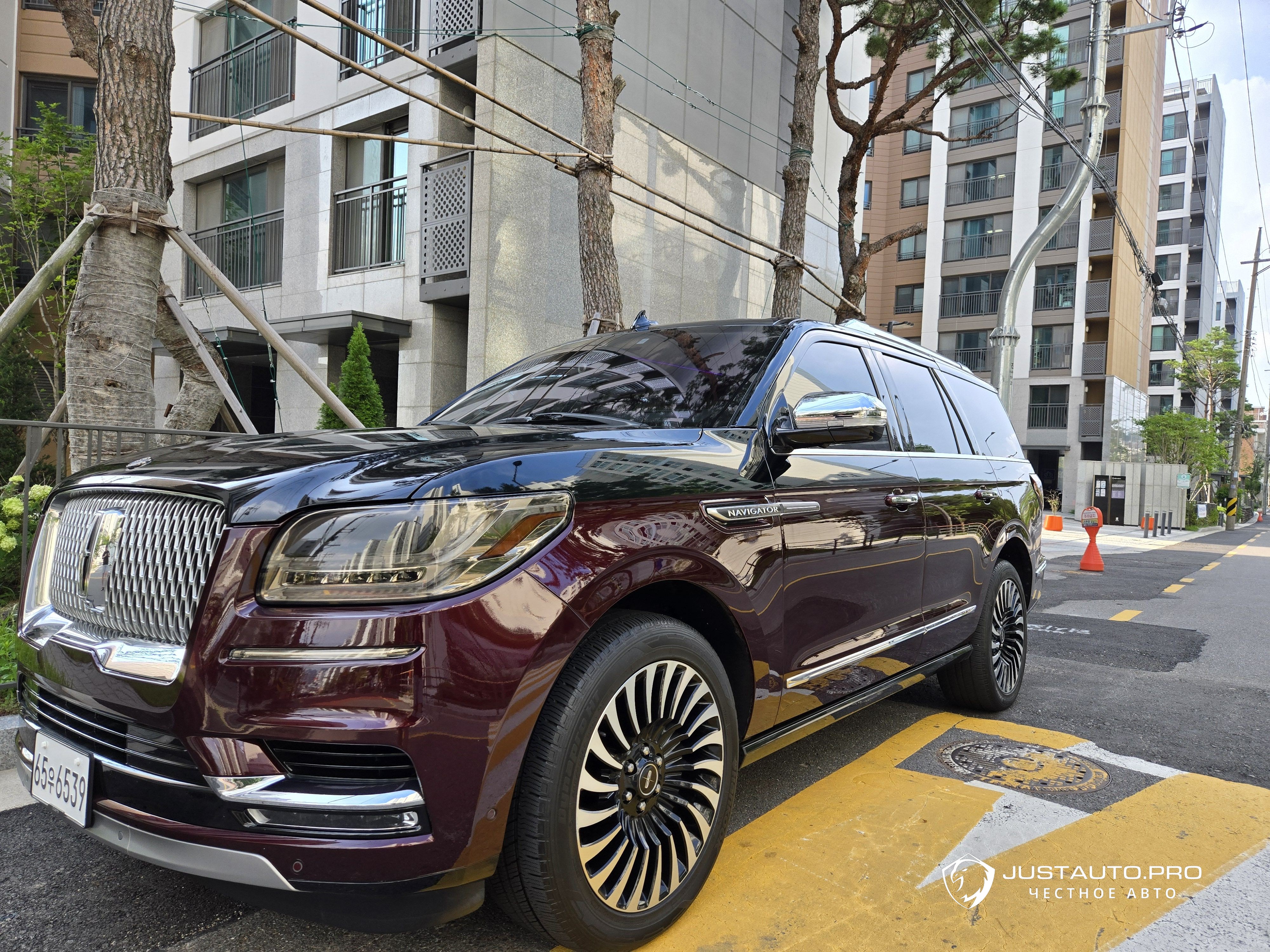 Автомобиль Lincoln Navigator