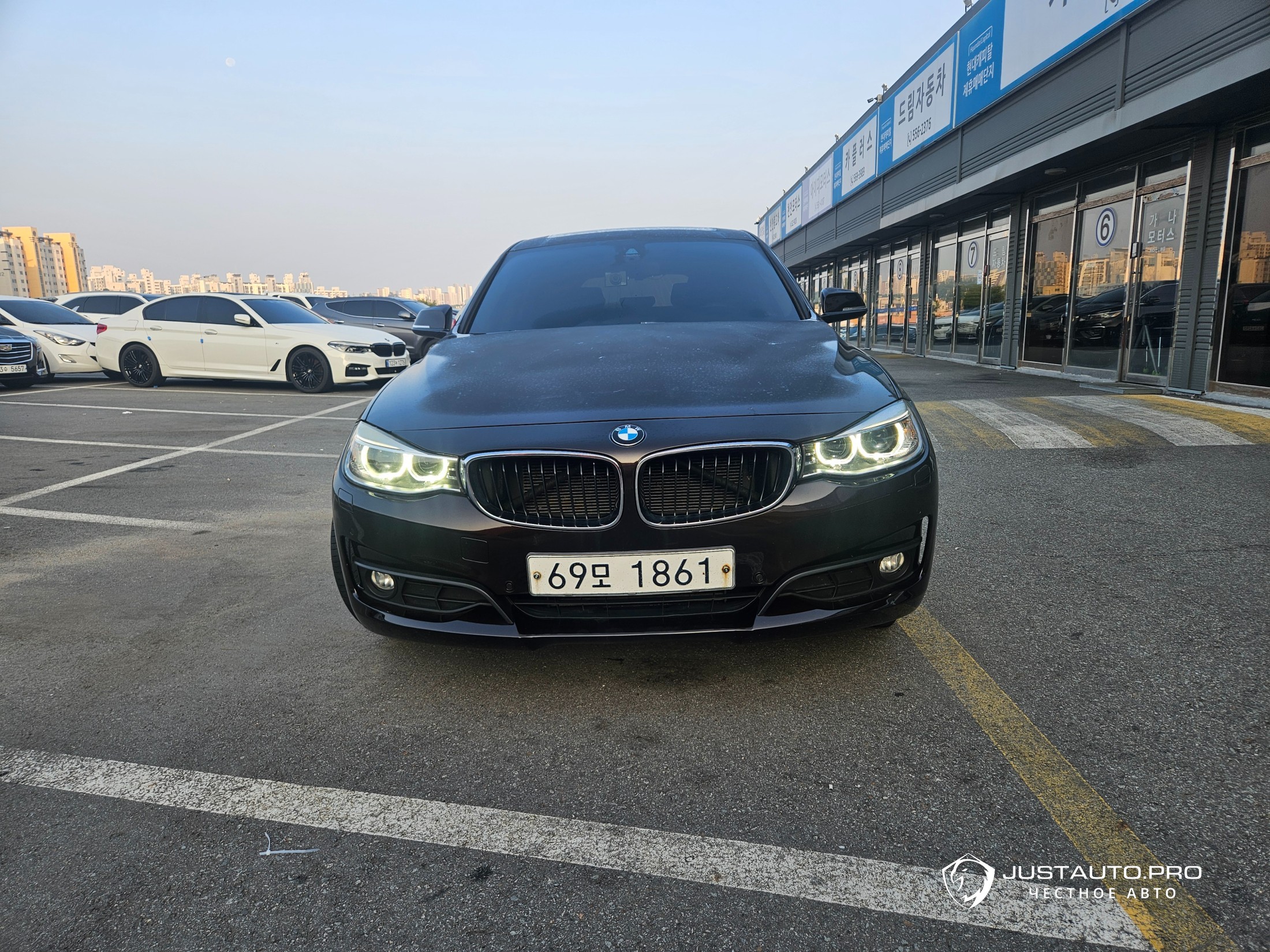 Автомобиль BMW Gran Turismo