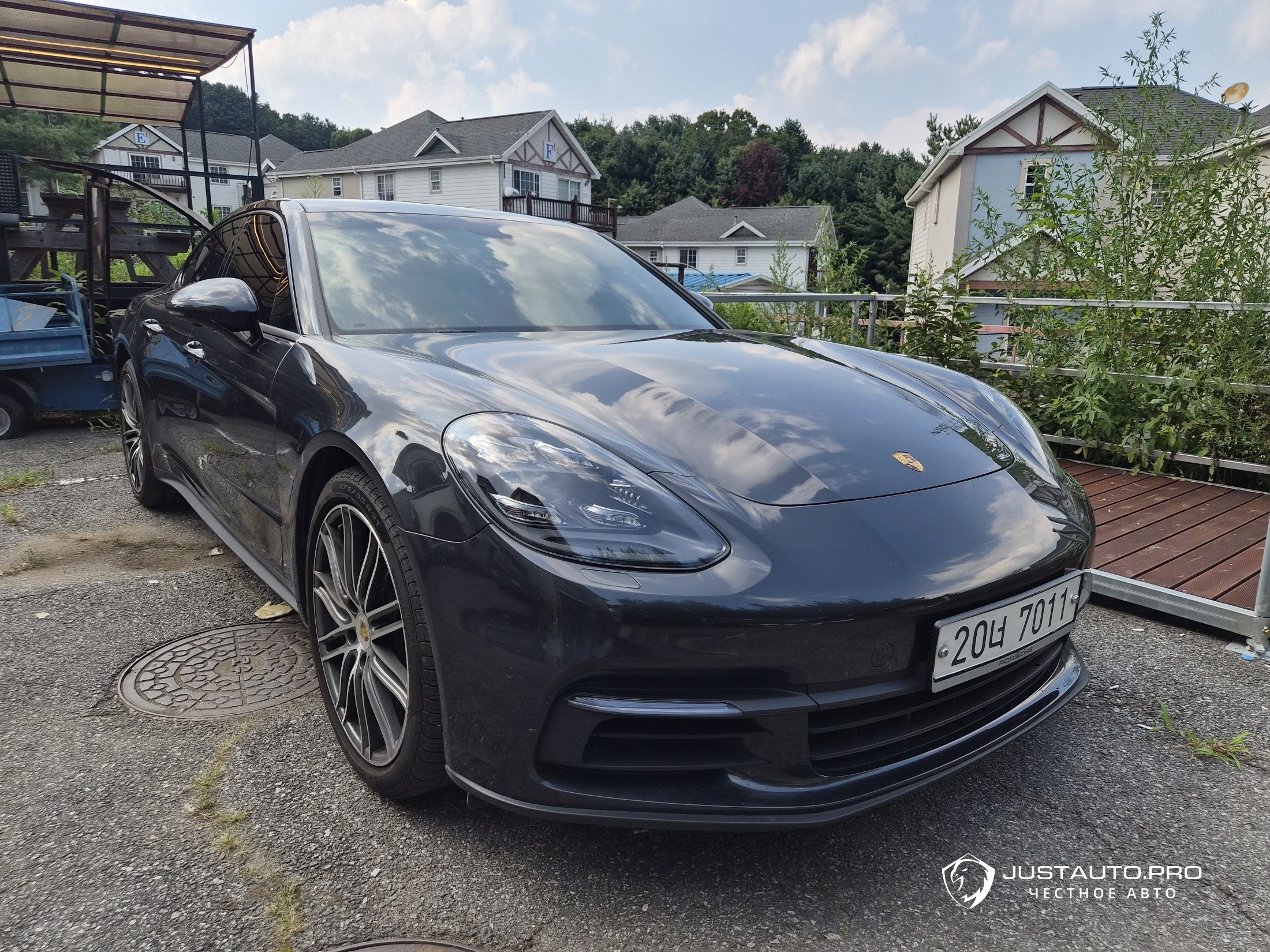 Автомобиль Porsche Panamera