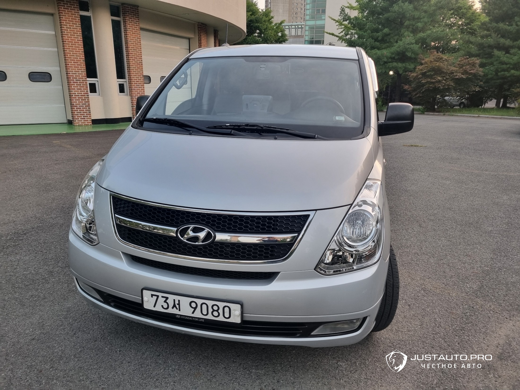 Автомобиль Hyundai Starex
