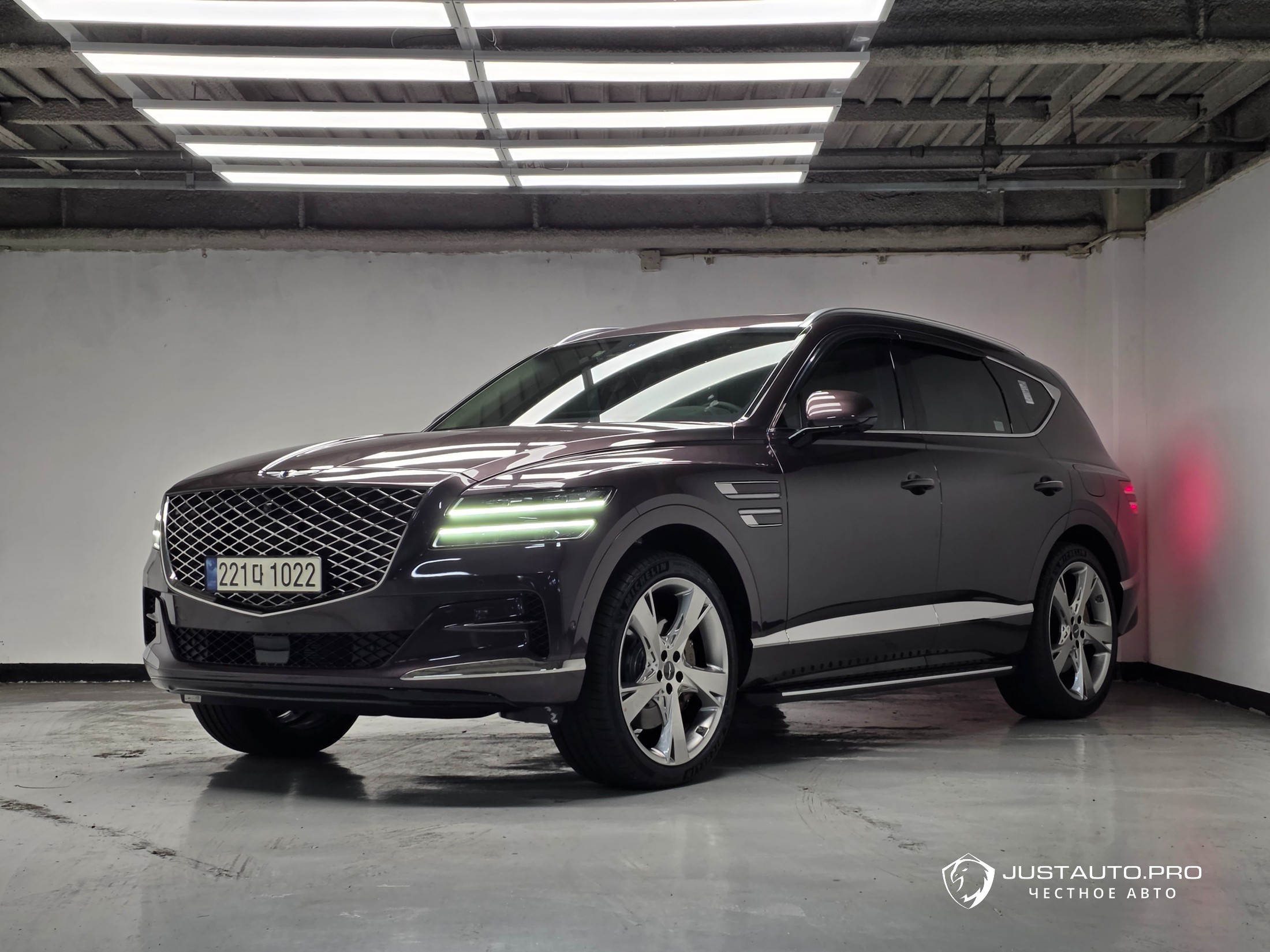 Автомобиль Genesis GV80