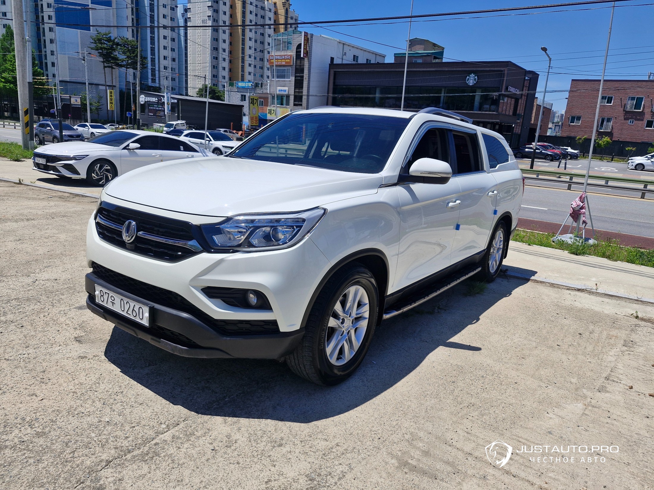 Автомобиль KG_Mobility_Ssangyong Rexton