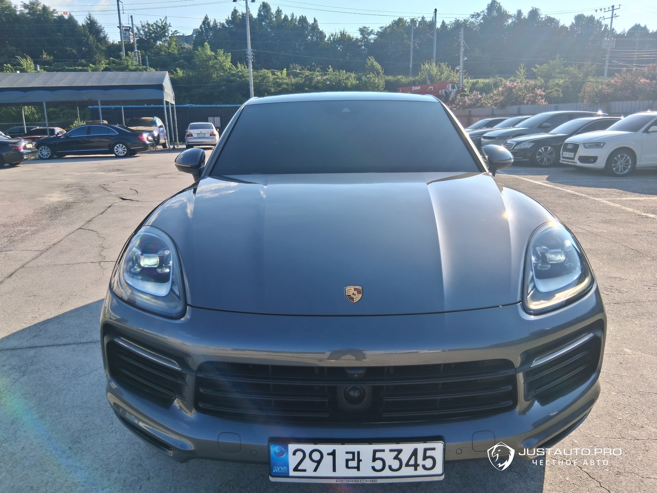 Автомобиль Porsche Cayenne