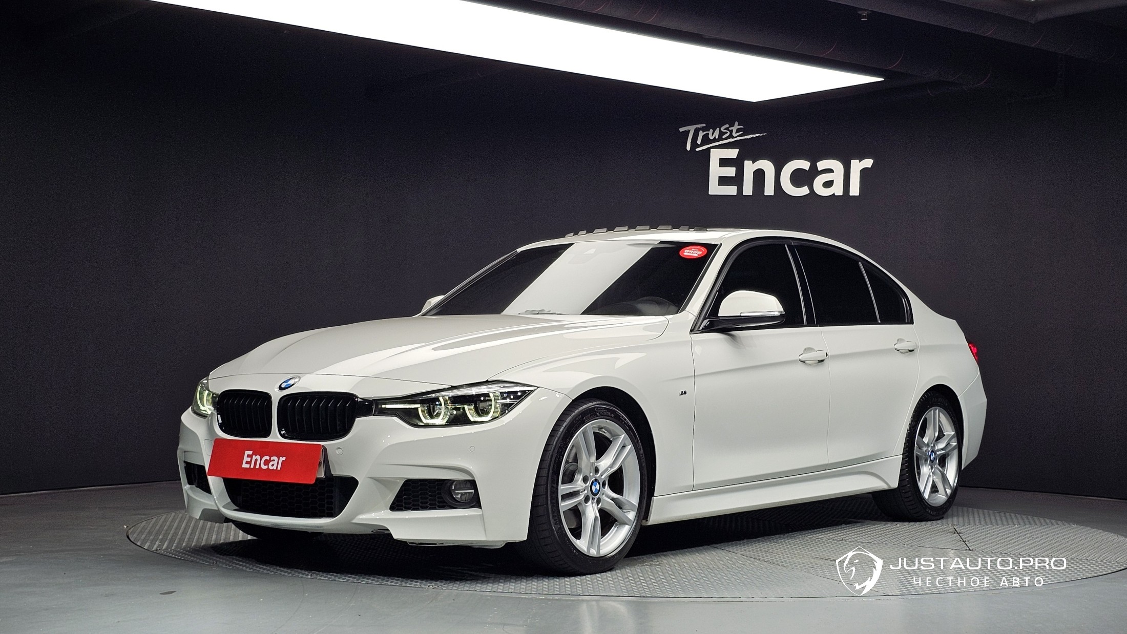 Автомобиль BMW 3-Series