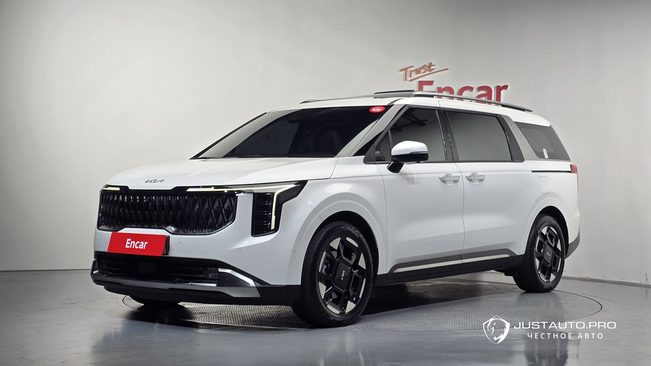 Автомобиль Kia Canival