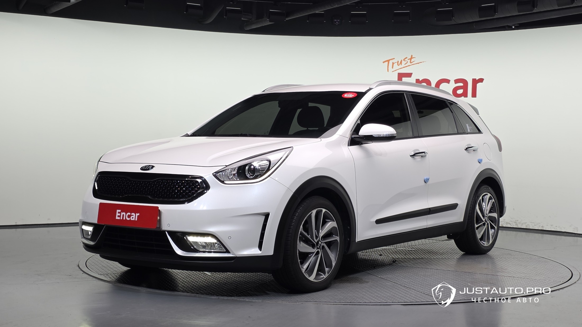 Автомобиль Kia Niro