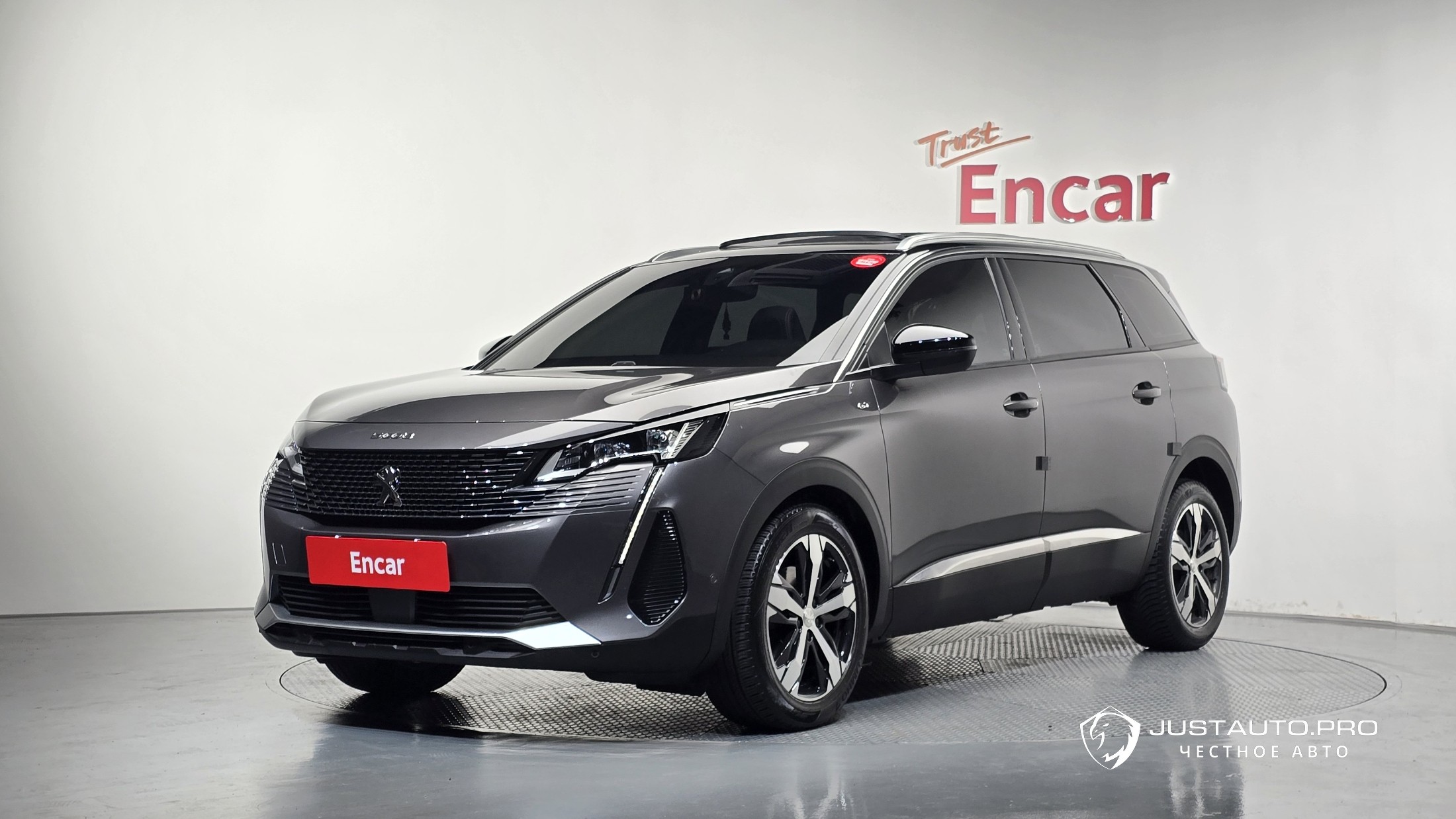 Автомобиль Peugeot 5008