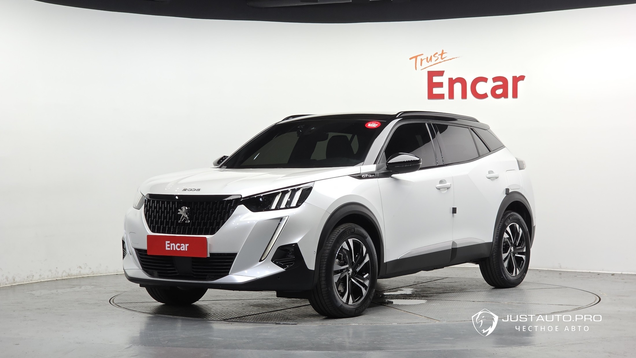 Автомобиль Peugeot 2008