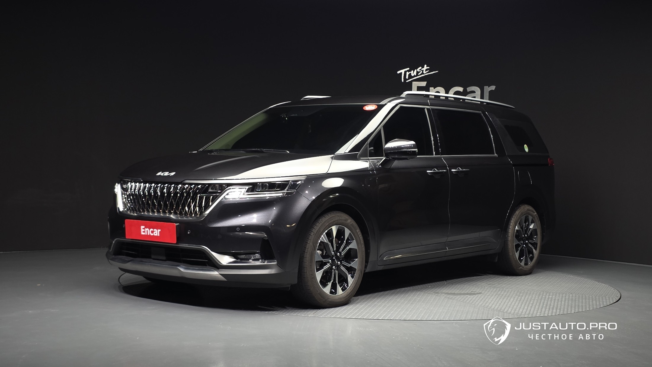 Автомобиль Kia Canival