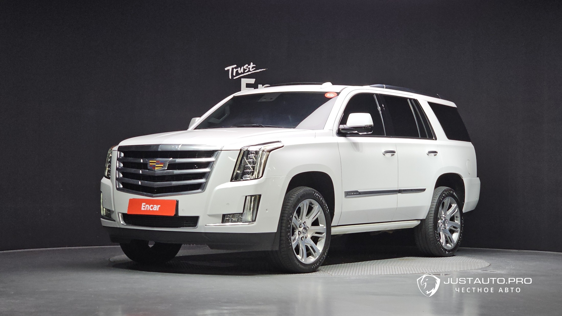 Автомобиль Cadillac Escalade