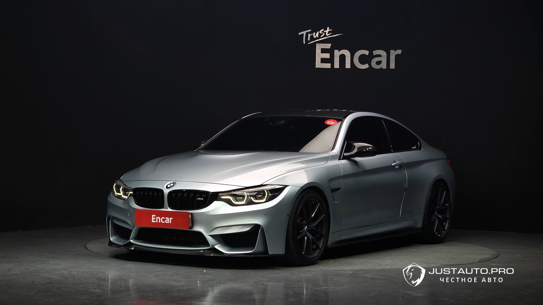 Автомобиль BMW M4