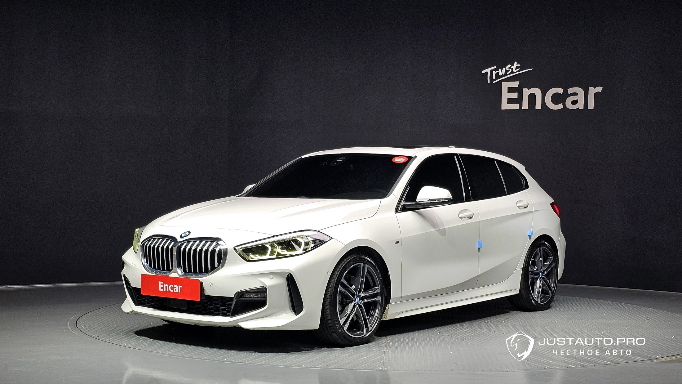 Автомобиль BMW 1-Series