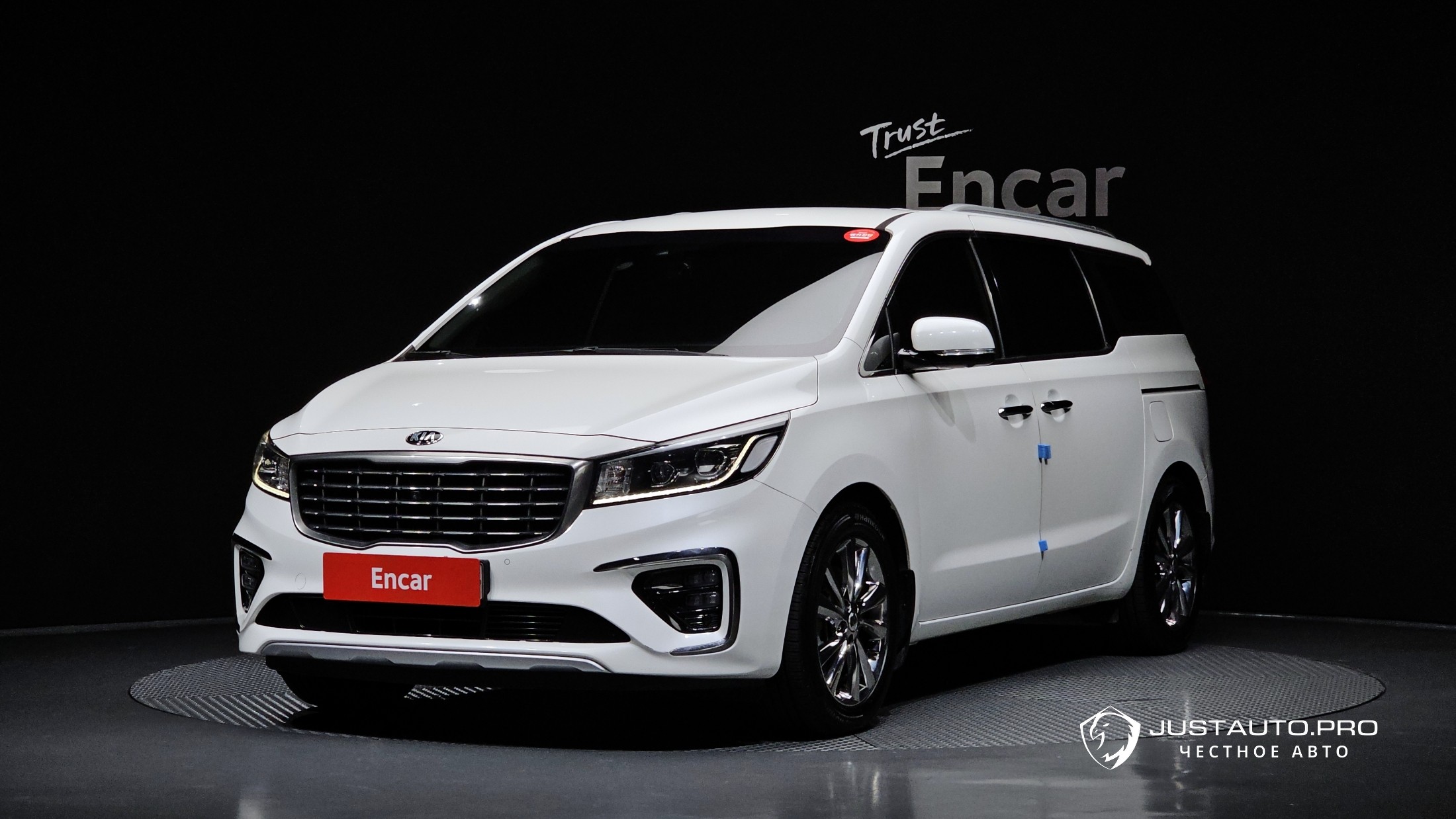 Автомобиль Kia Canival