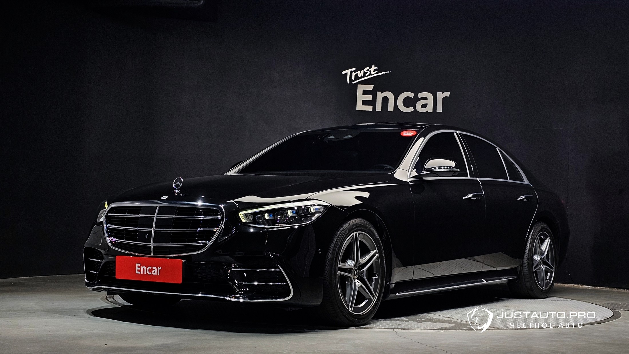 Автомобиль Mercedes-Benz S-Class