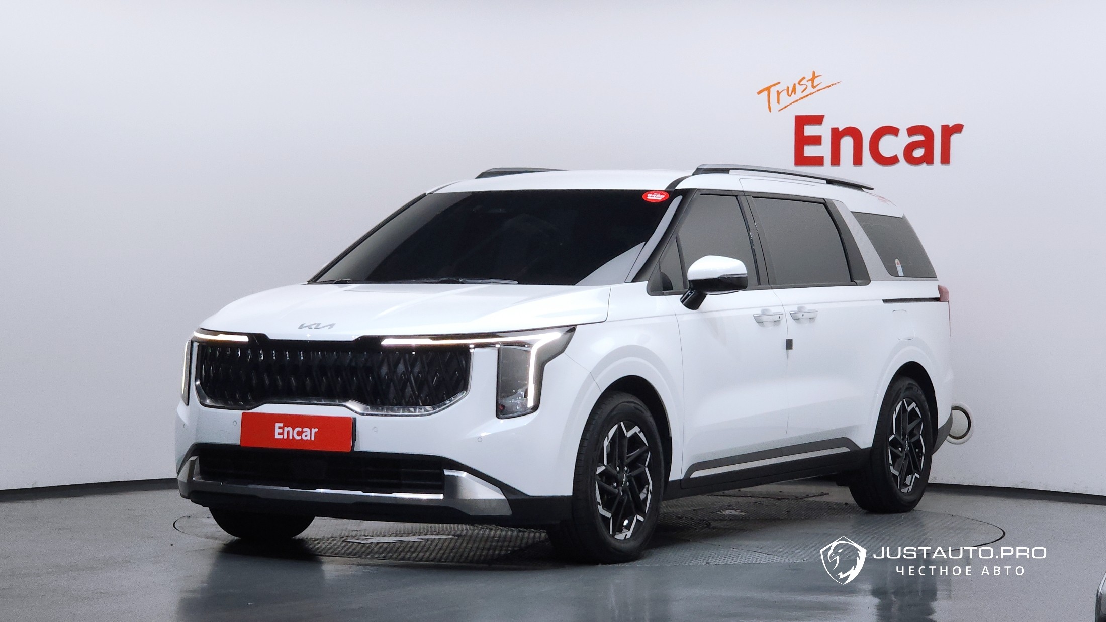 Автомобиль Kia Canival