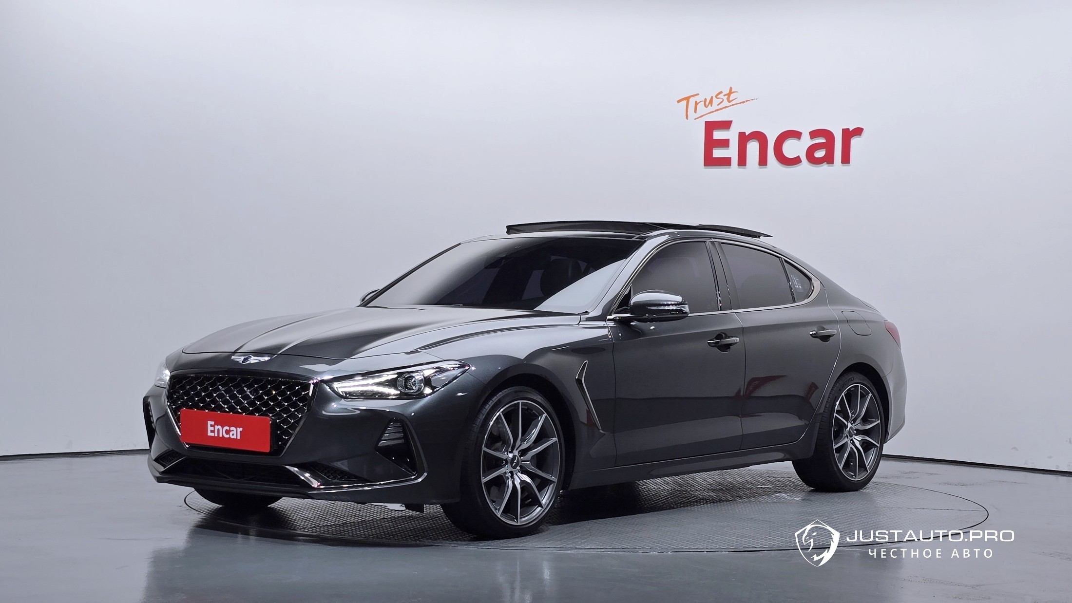 Автомобиль Genesis G70