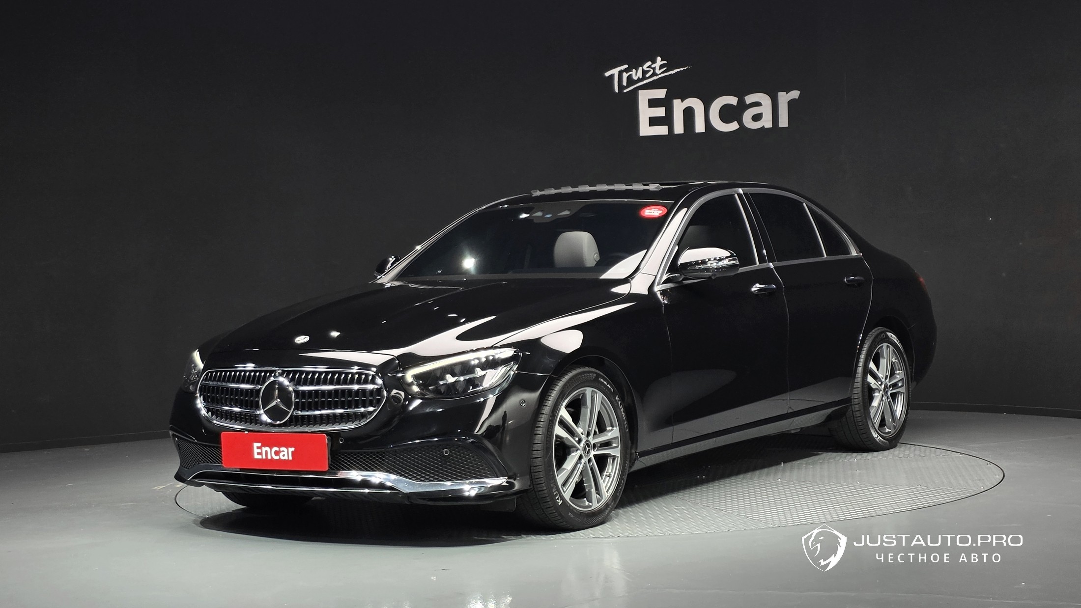 Автомобиль Mercedes-Benz E-Class