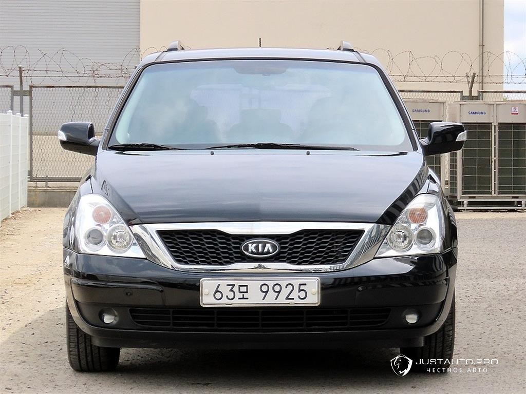 Автомобиль Kia Canival