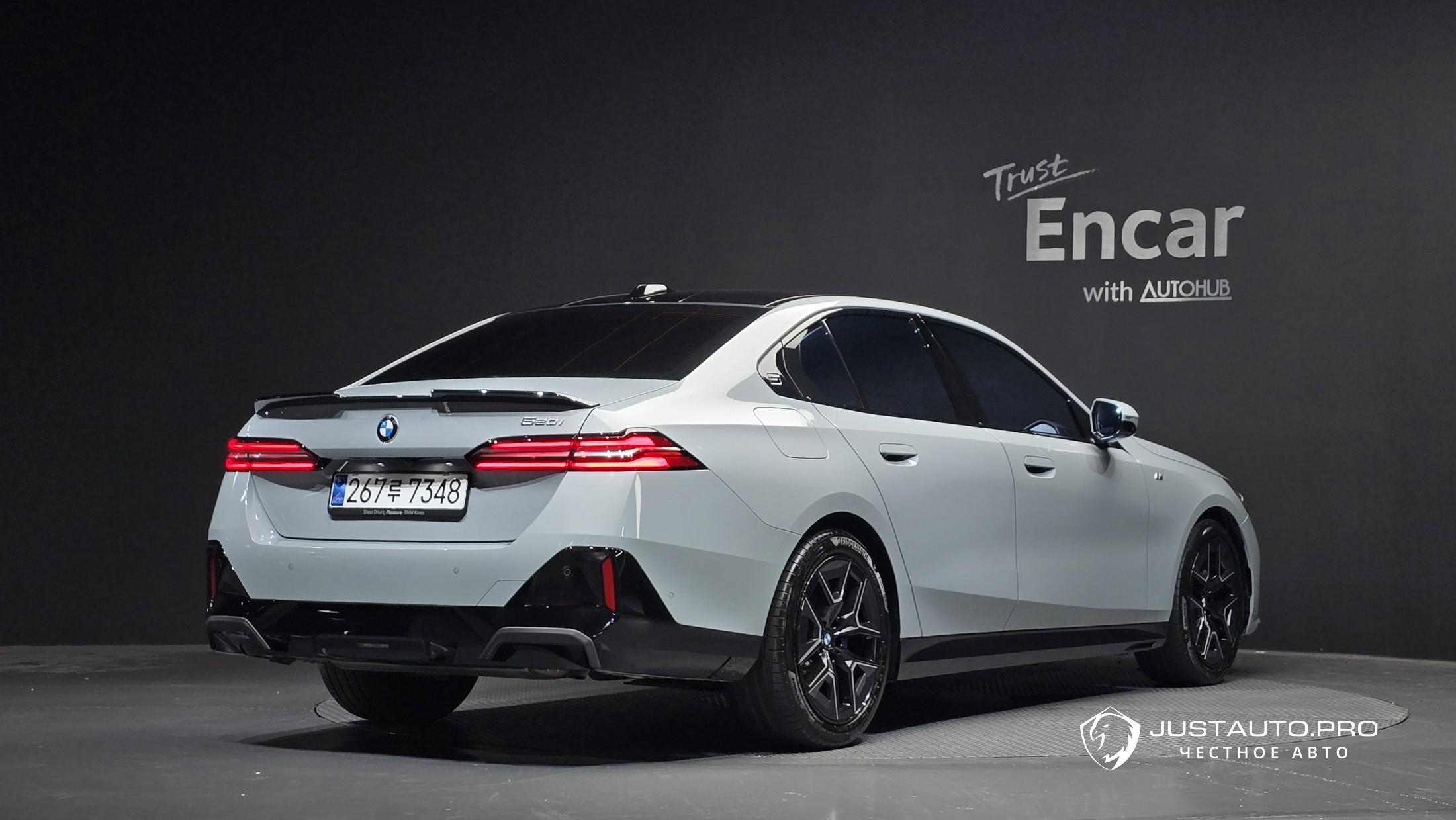 Автомобиль BMW 5-Series