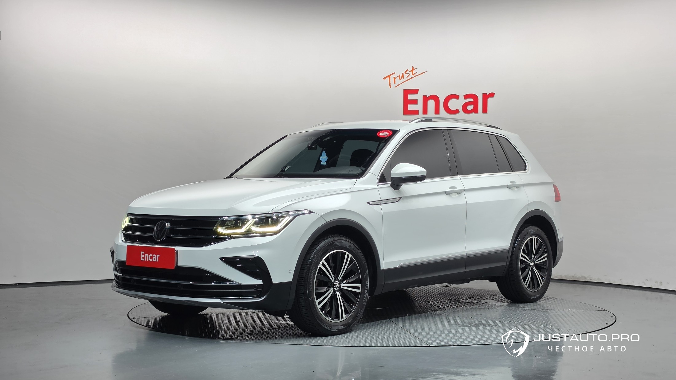 Автомобиль Volkswagen Tiguan