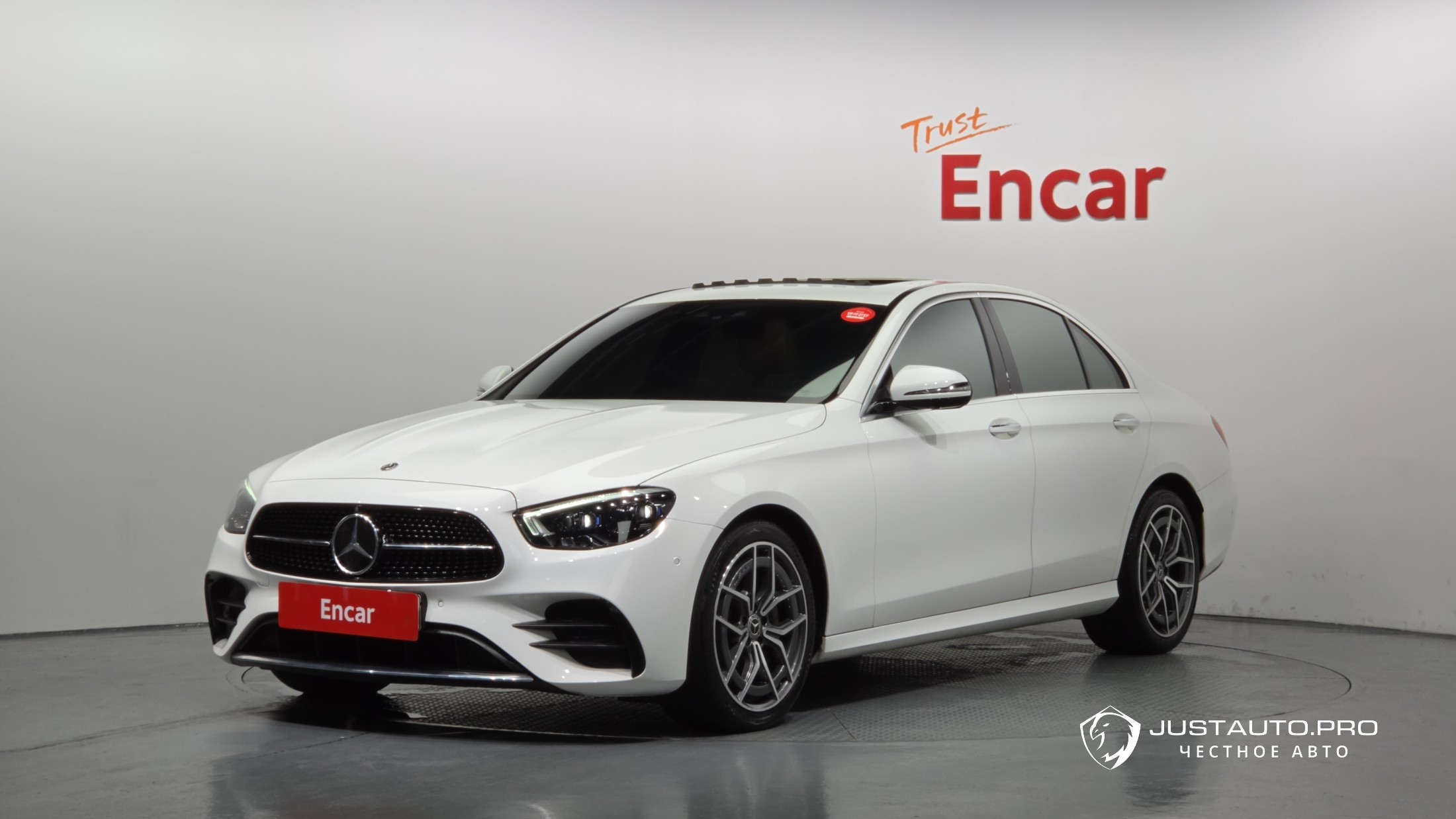 Автомобиль Mercedes-Benz E-Class