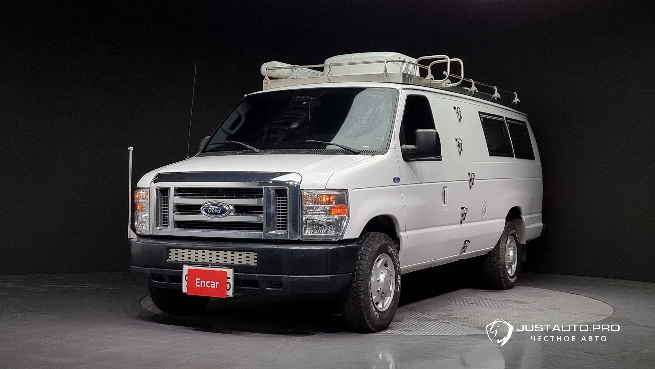 Автомобиль Ford E-Series