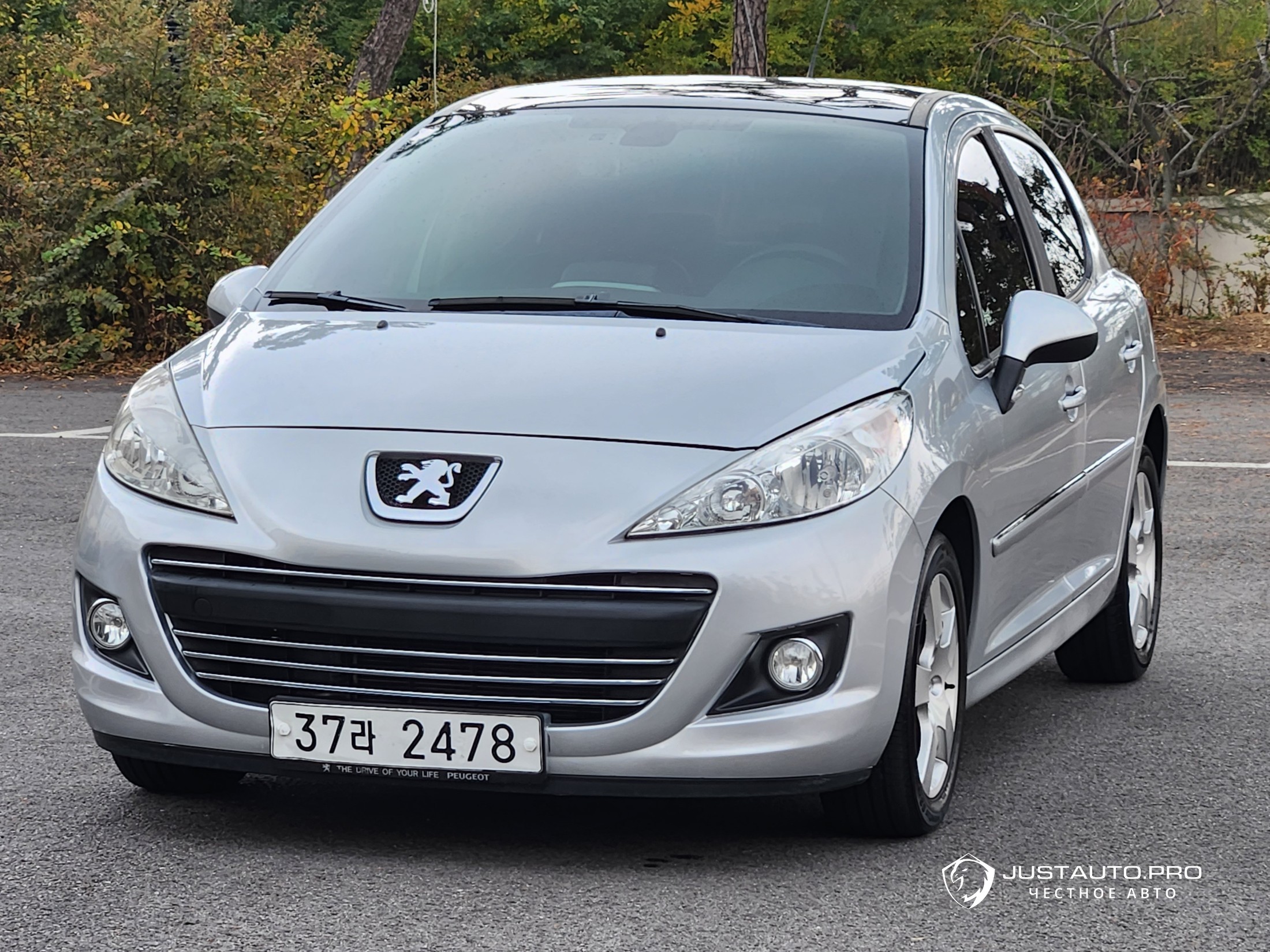Автомобиль Peugeot 207