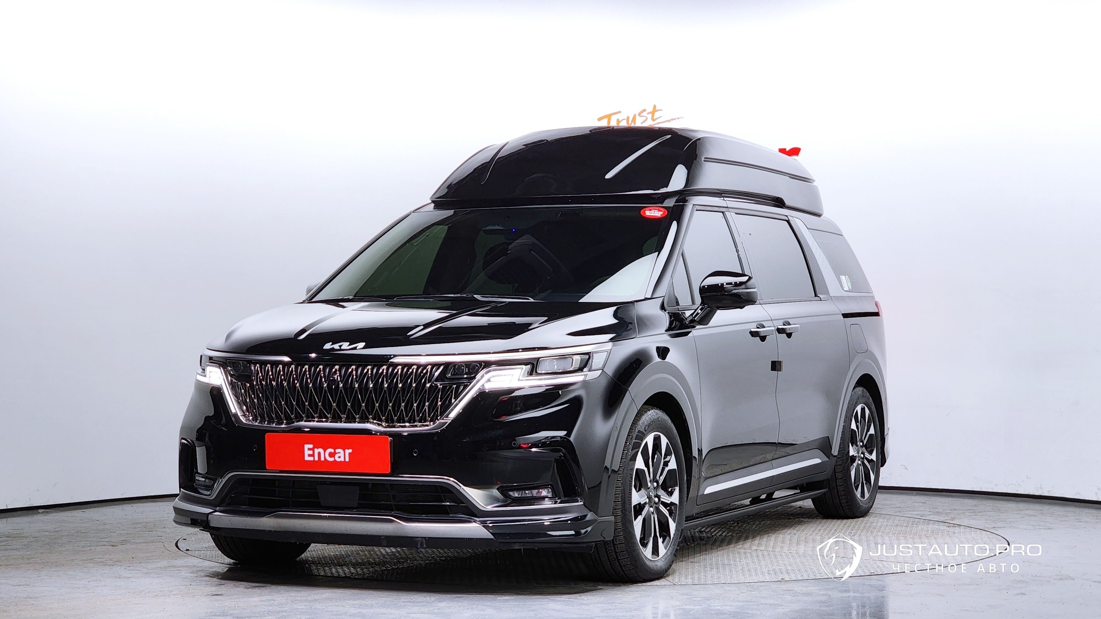 Автомобиль Kia Canival