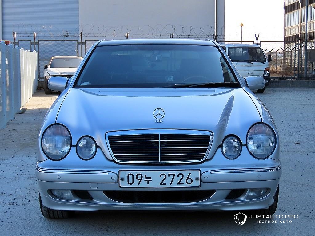 Автомобиль Mercedes-Benz E-Class