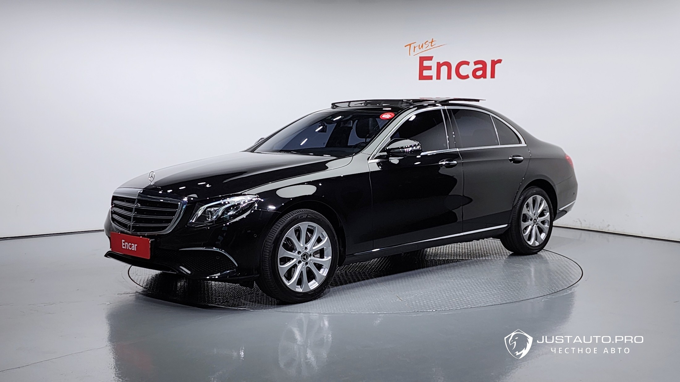 Автомобиль Mercedes-Benz E-Class