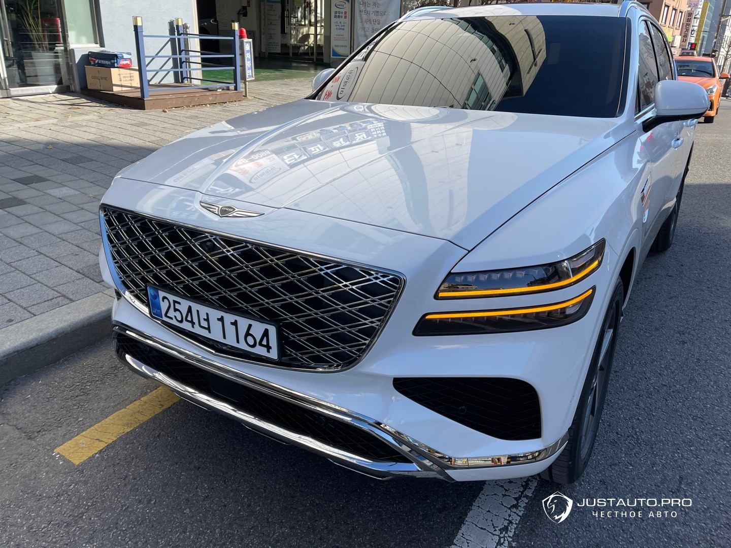 Автомобиль Genesis GV80