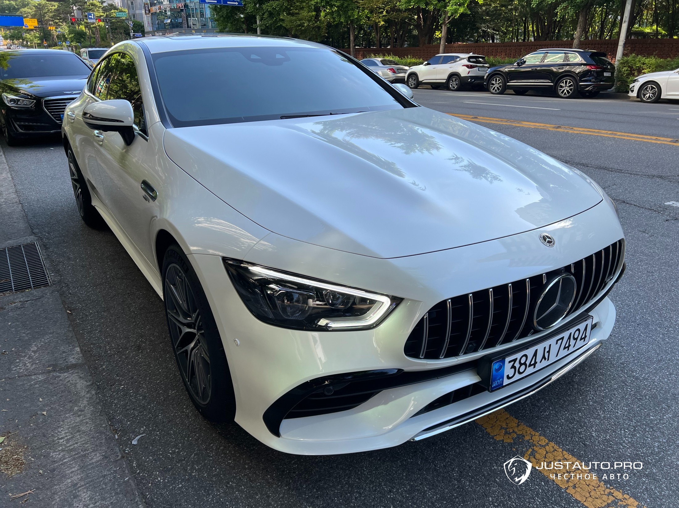 Автомобиль Mercedes-Benz AMG GT