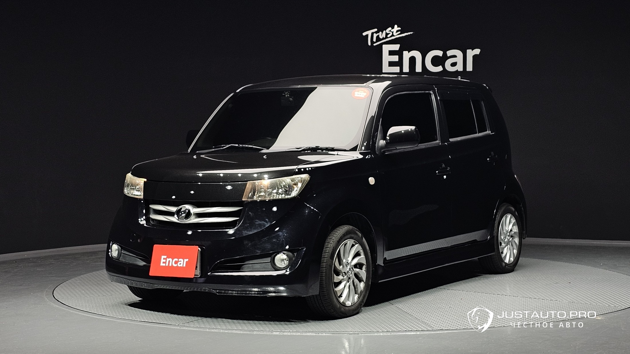 Автомобиль Toyota bB