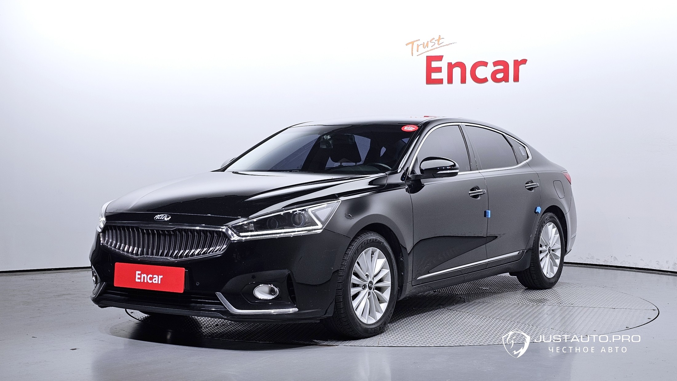 Автомобиль Kia K7