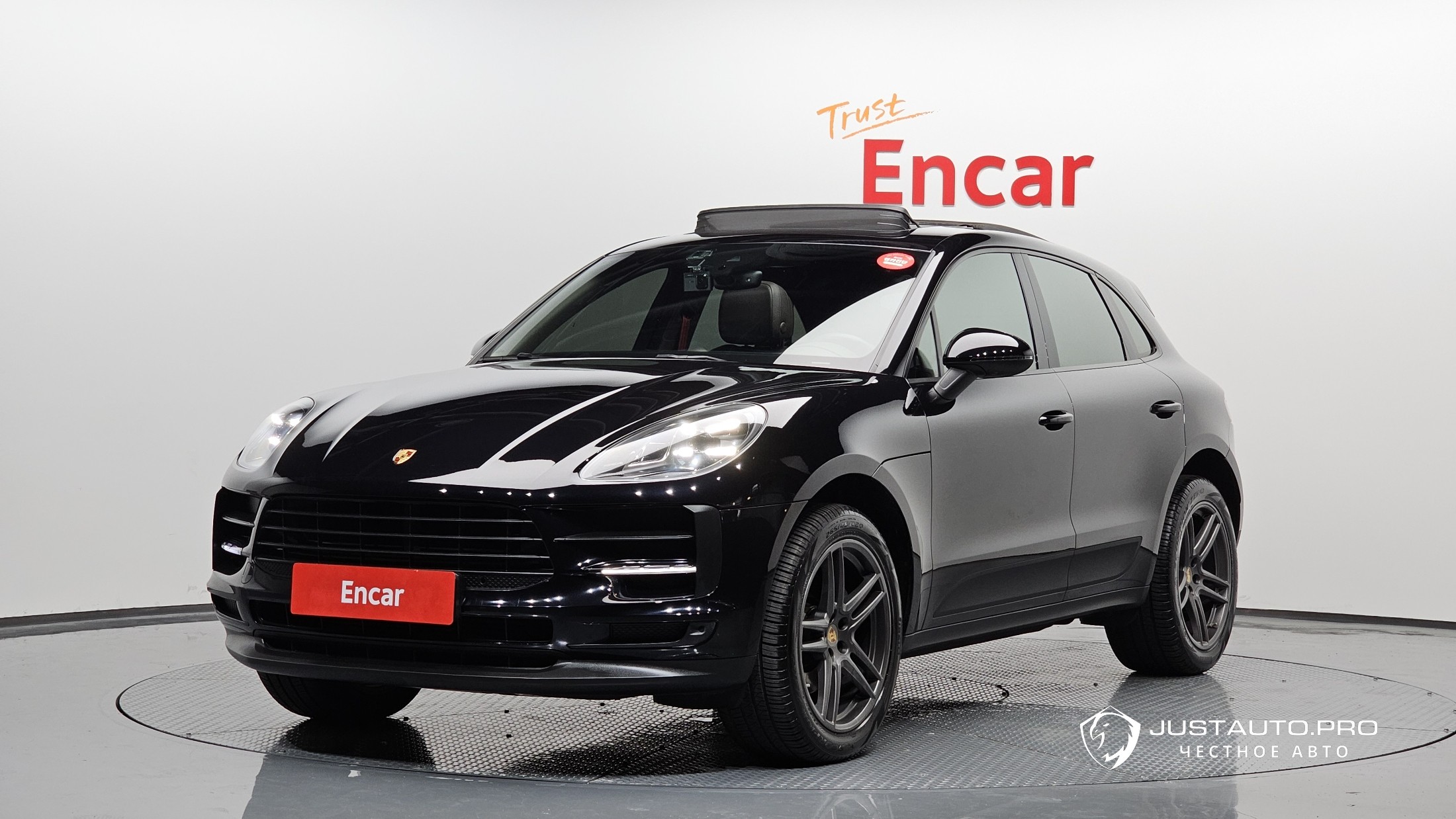 Автомобиль Porsche Macan