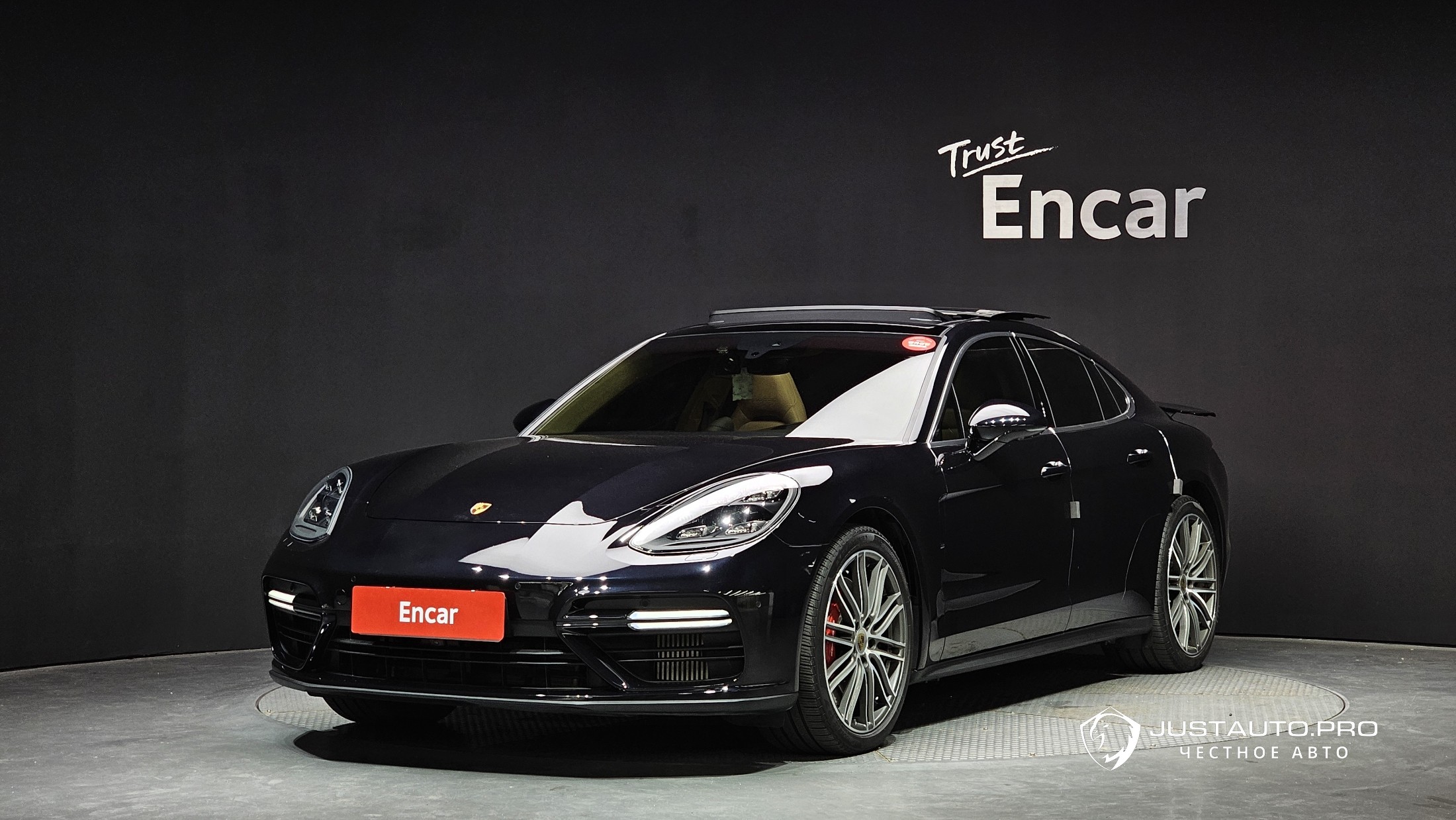 Автомобиль Porsche Panamera
