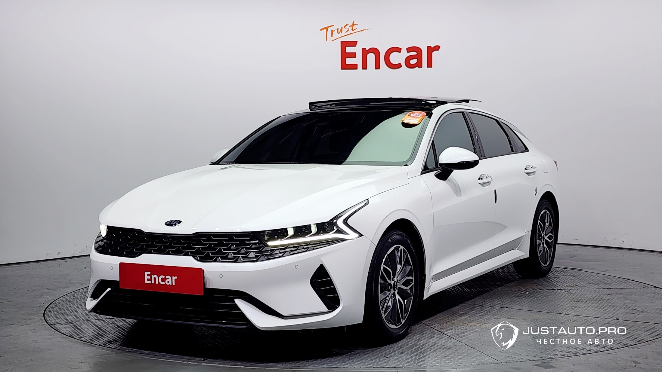 Автомобиль Kia K5