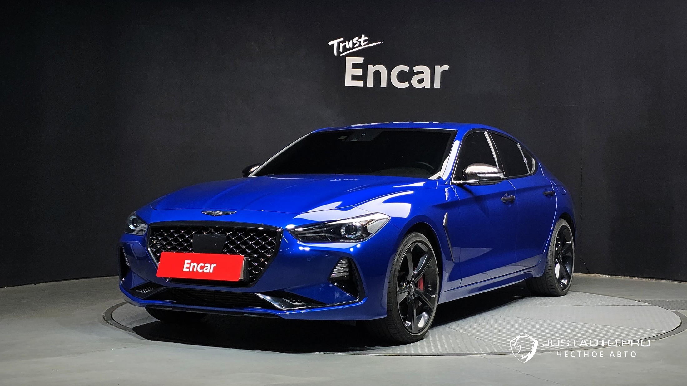Автомобиль Genesis G70