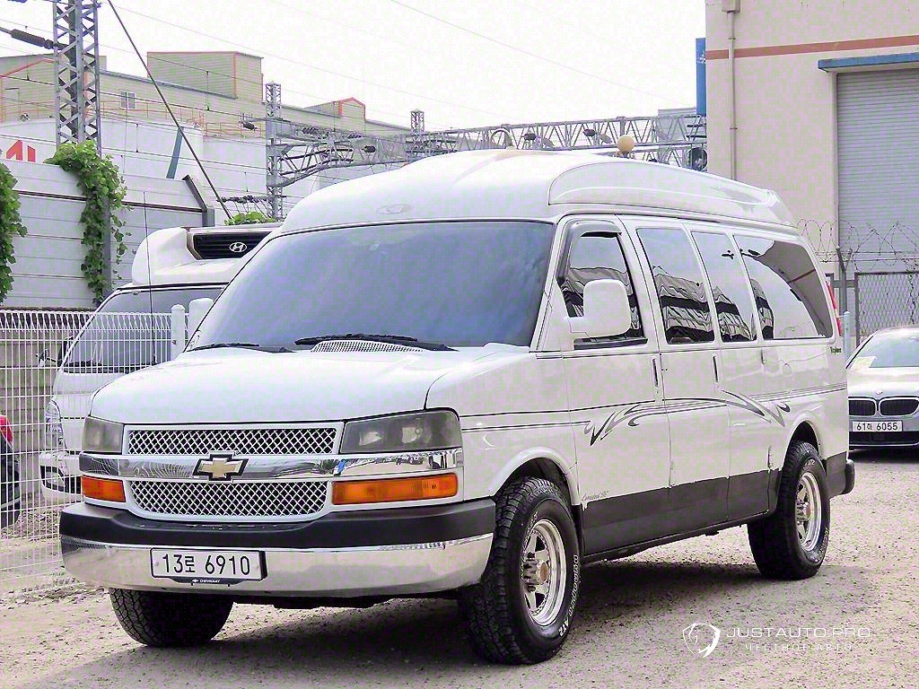 Автомобиль Chevrolet Express Van