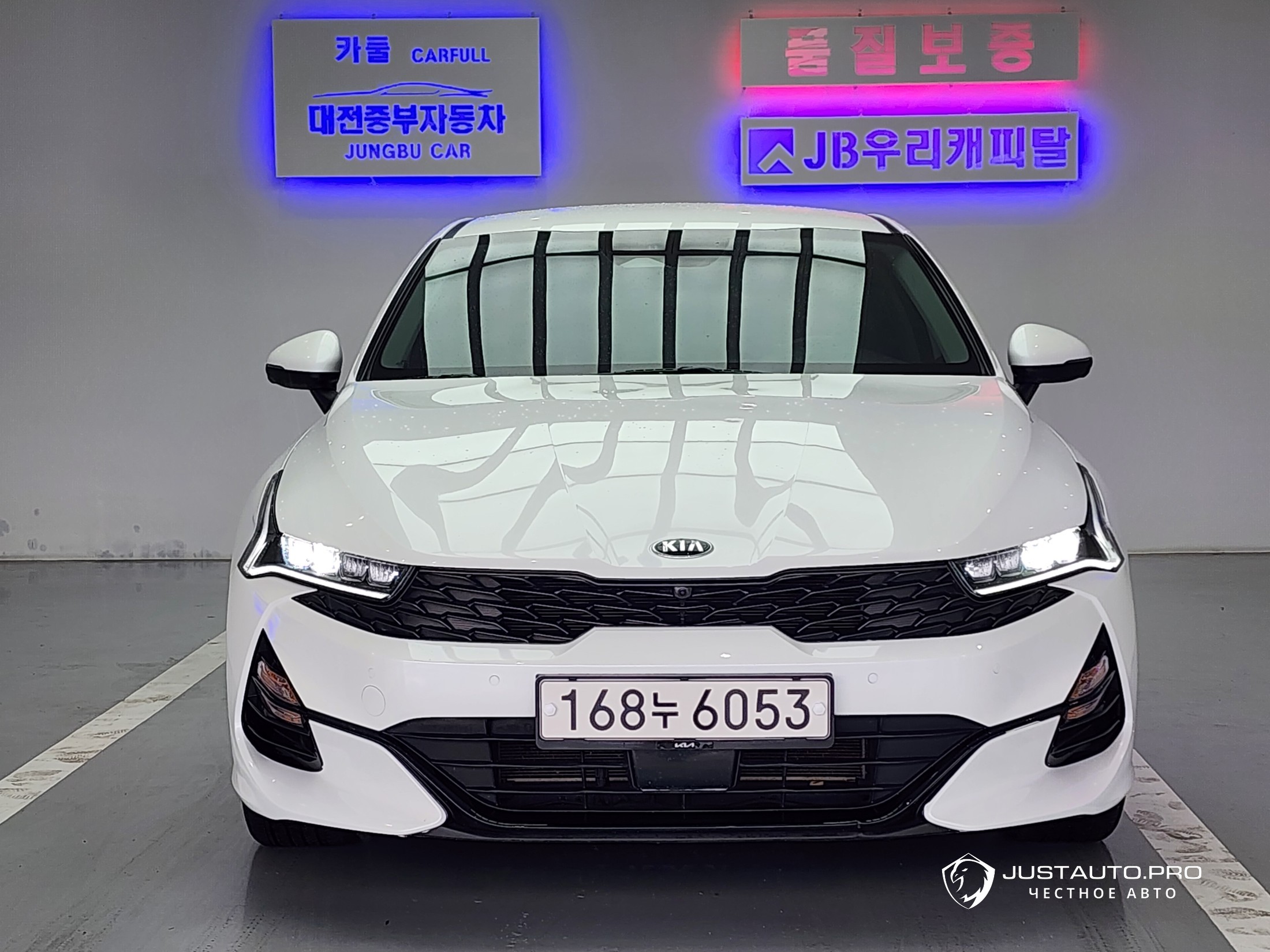 Автомобиль Kia K5